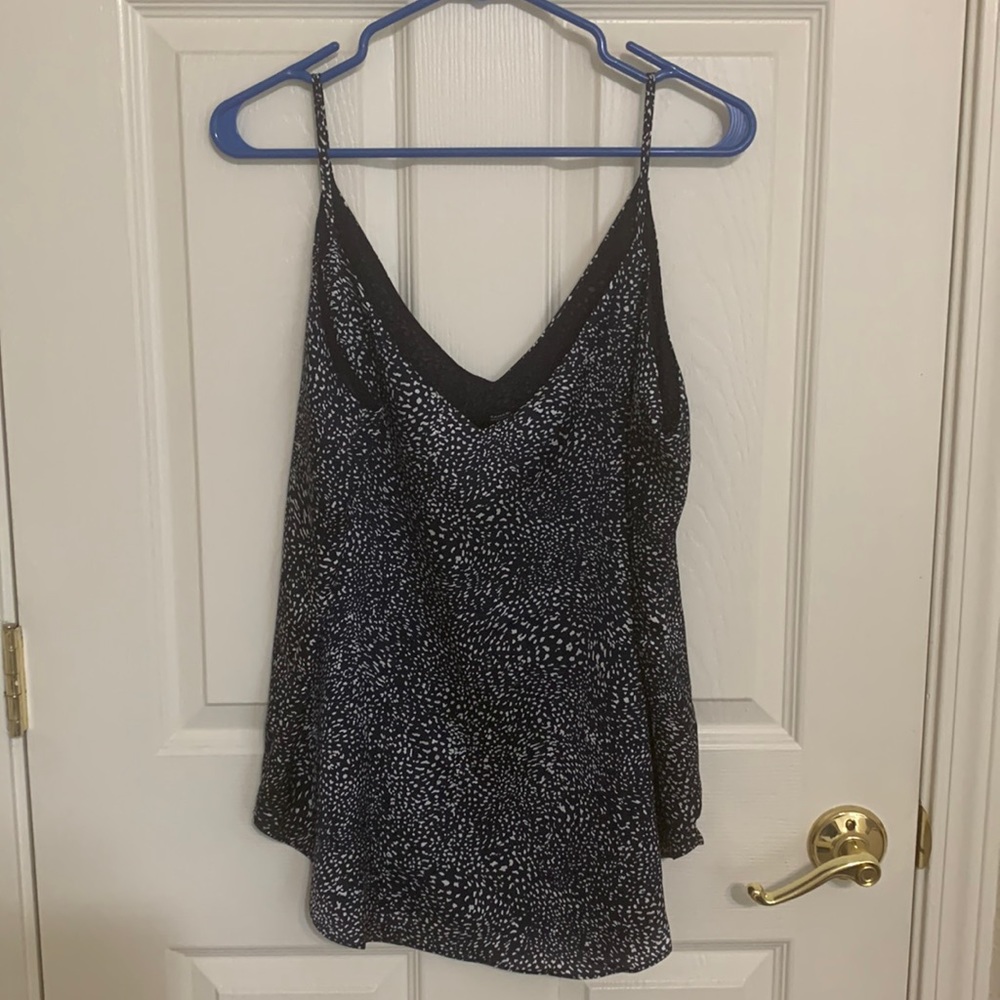 NWT Tahari Silky navy and White V Neck Tank Top